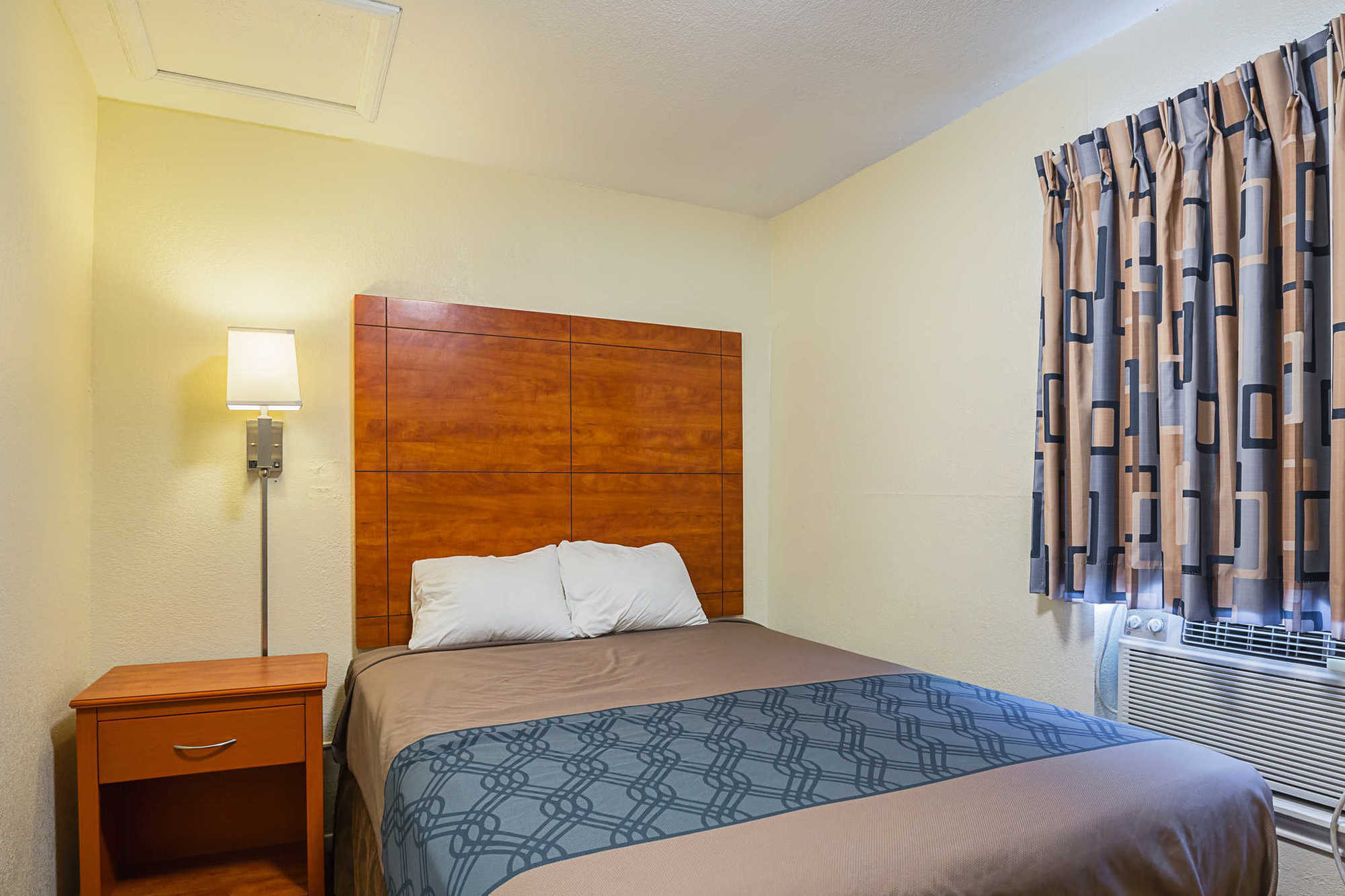 Econo Lodge Huntsville- University Area Szoba fotó